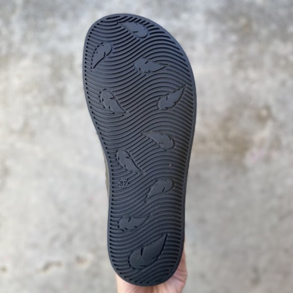 Outsole view on Peerko Frost warm barefoot wool lined stylish barefoot boots for fall and winter